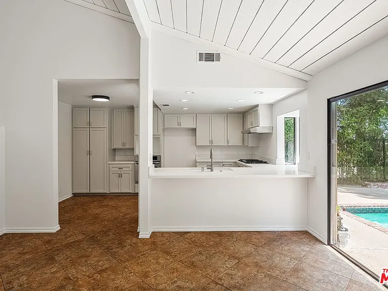 2952 Bottlebrush Dr — Photo 13