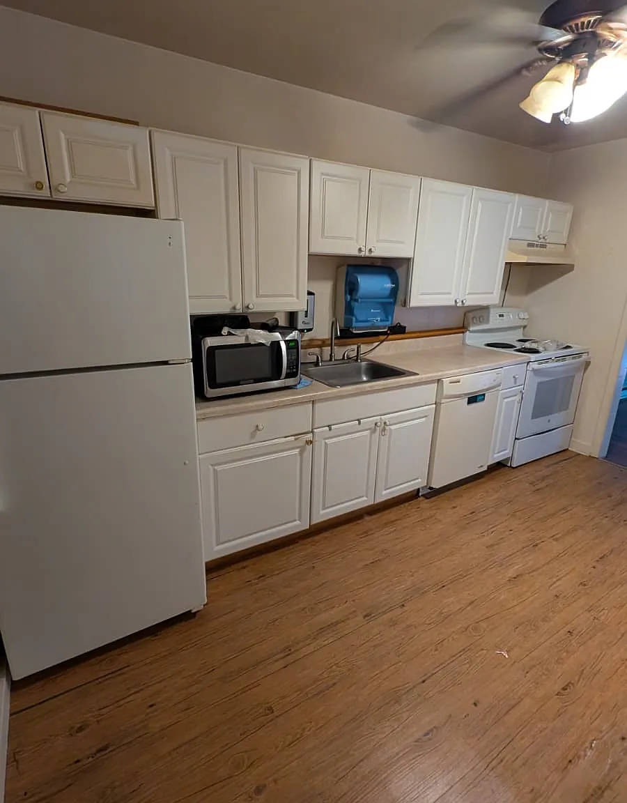 2 bed, $2,000 — Photo 1