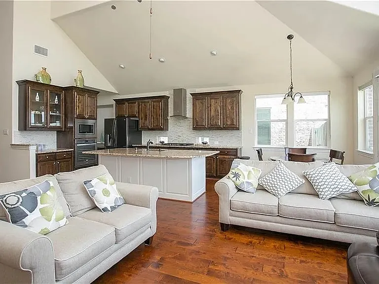 14224 Blueberry Hill Dr — Photo 3