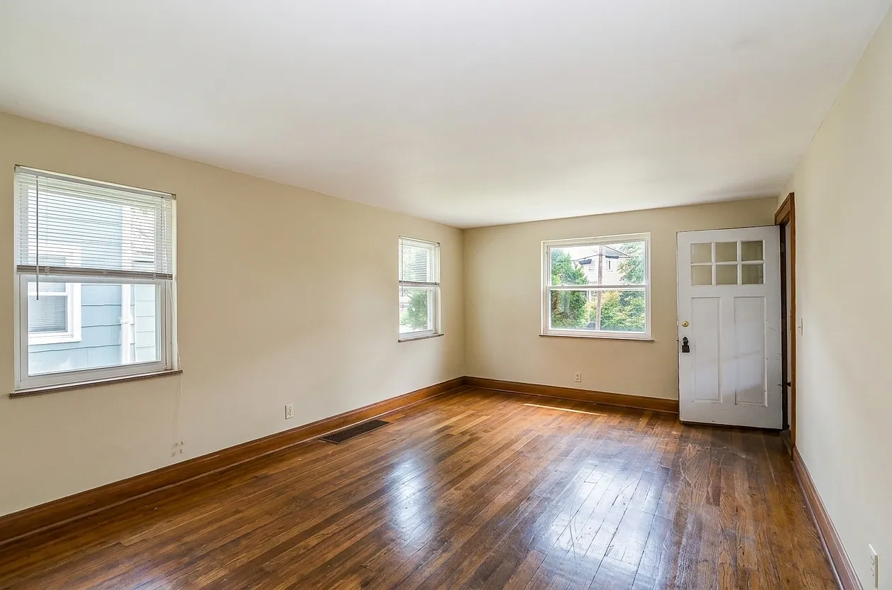 2 bed, 875 sqft, $1,295 — Photo 3