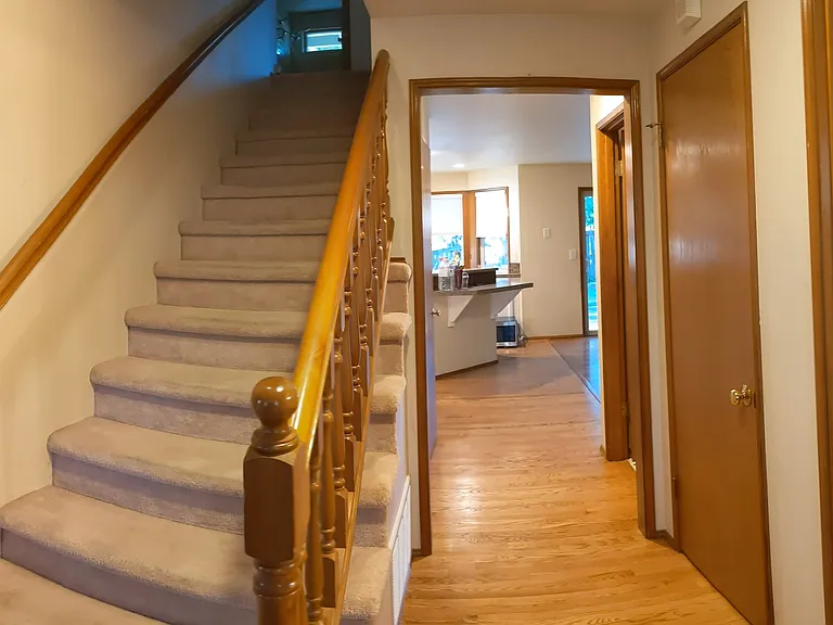 980 NW Inneswood Pl — Photo 5