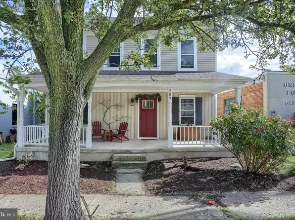209 N 2nd St, Bainbridge, PA 17502