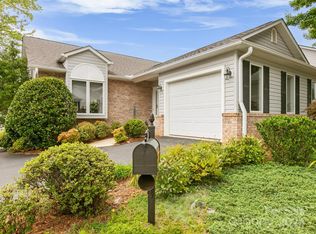94 Laurel Ridge Pl, Hendersonville, NC 28739