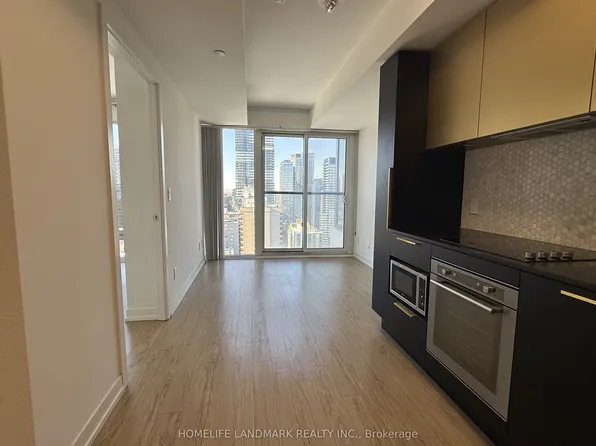85 Wood St #3705, Toronto, ON M4Y 2N4