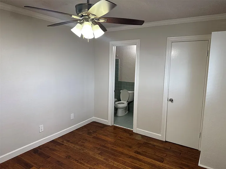 803 W 28th St #206 — Photo 8