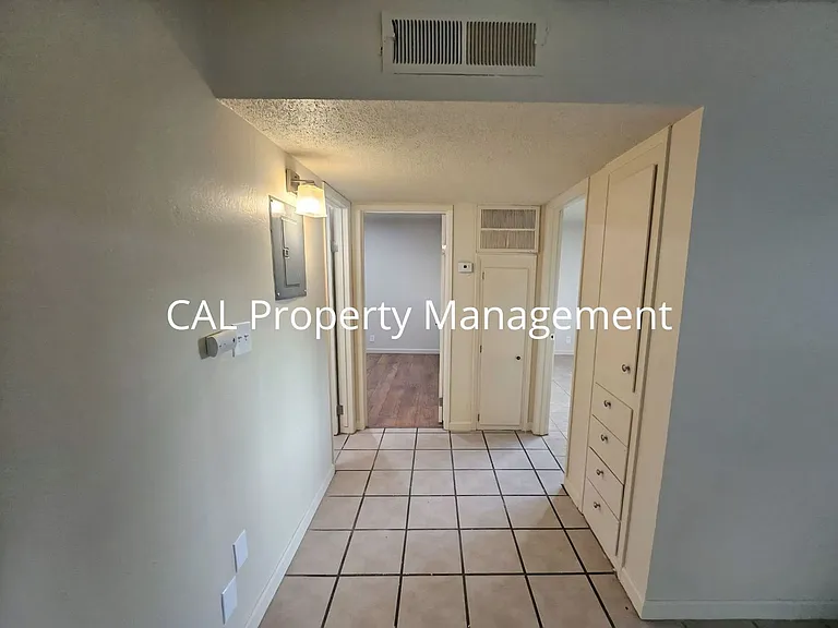 918 Illinois Ave — Photo 19