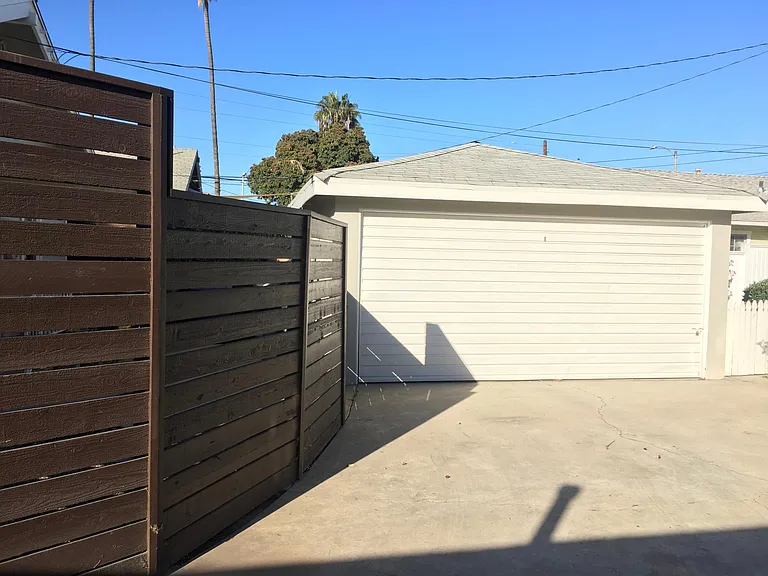 532 N Newport Ave — Photo 10