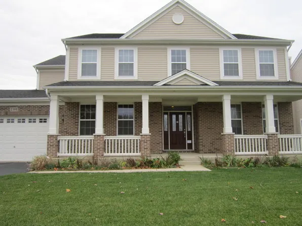 2300 Serenity Ln, Wauconda, IL 60084