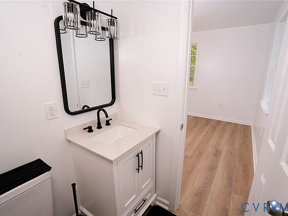 5th image of 317 Wise Ln
