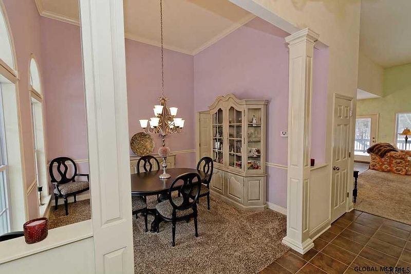 5th image of 352 WESTWOODS Court