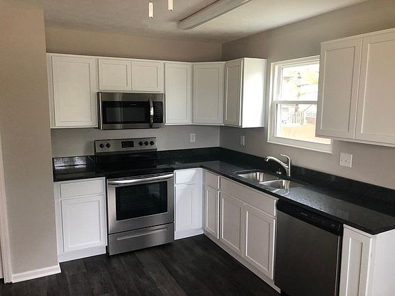 5th image of 983 W Branch St