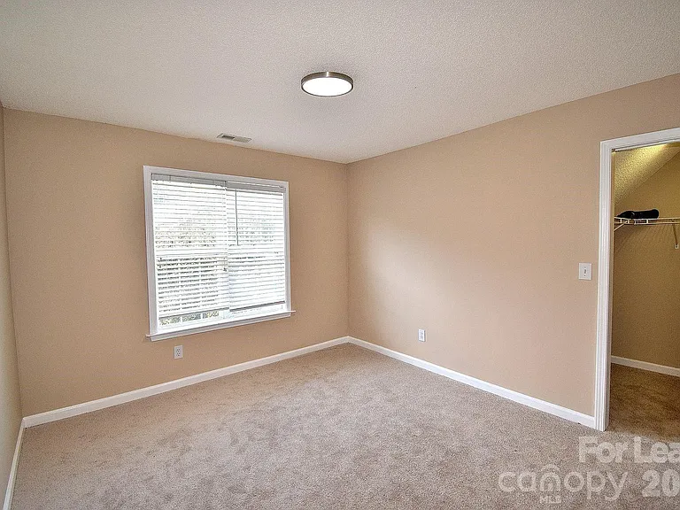 2941 Glen Summit Dr — Photo 10
