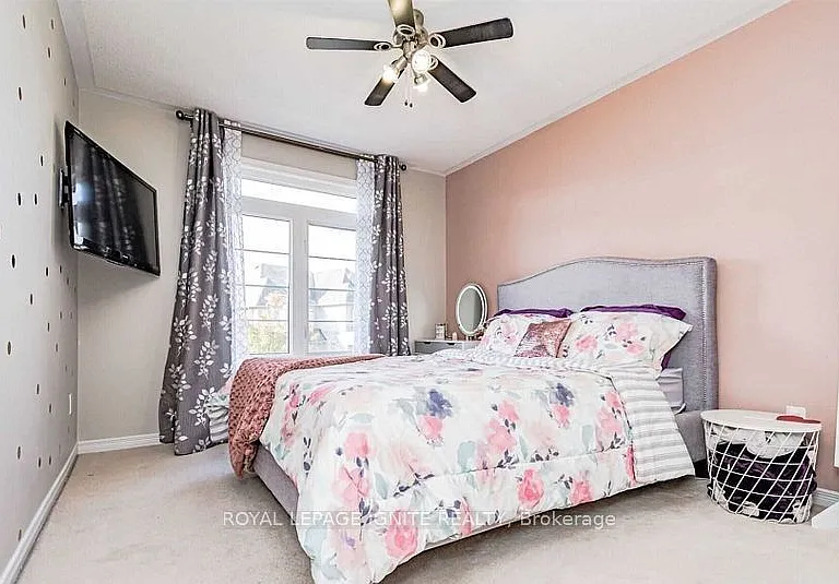 4760 Deforest Cres — Photo 24