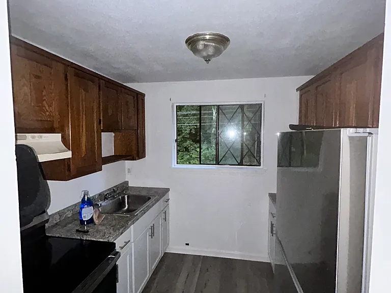 29-33 Fellows Rd #1 — Photo 12