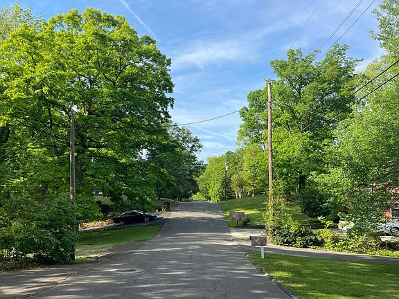 4th image of 2224 Brentwood Dr NW