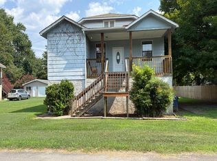 105 W 9th St, Chickamauga, GA 30707
