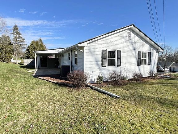 3rd image of 395 Parker Memorial Dr