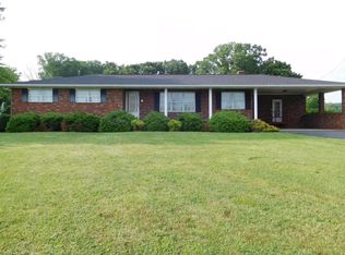 637 E Dumplin Valley Rd, Kodak, TN 37764