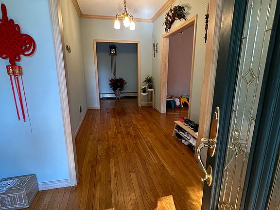2nd image of 90 Hegemans Ln
