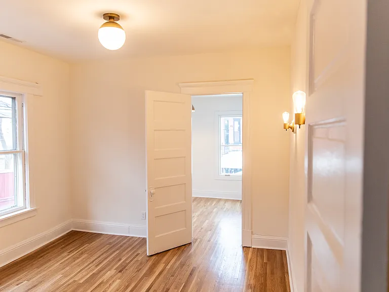 569 Linwood Ave #2 — Photo 17