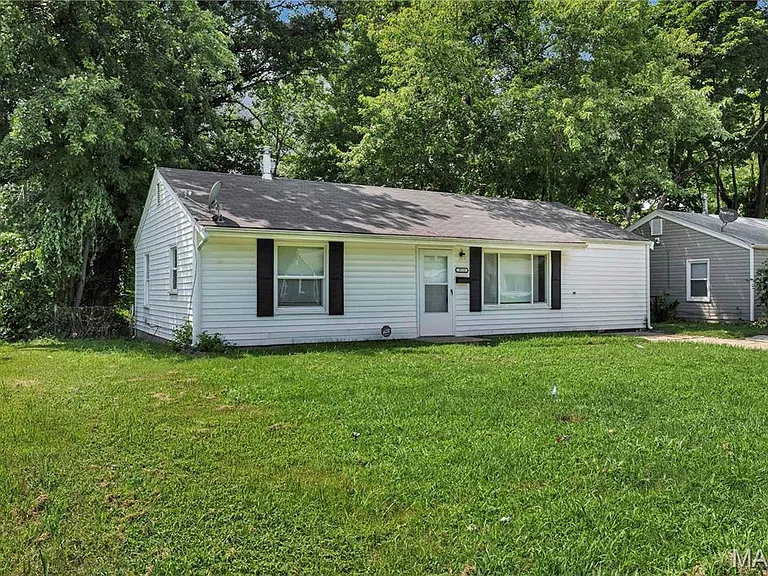 9713 Dennis Dr — Photo 2