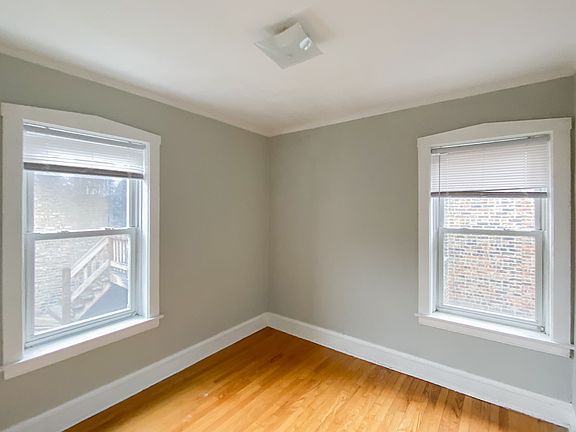 3rd image of 5038 1/2 N Wolcott Ave #3