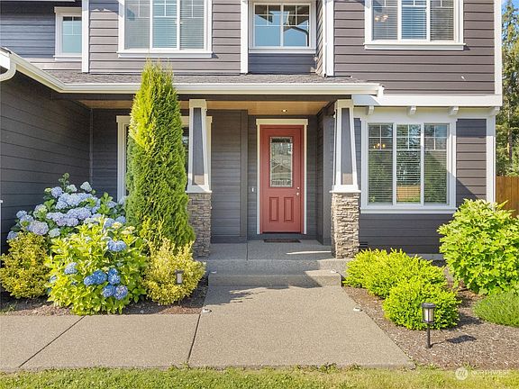 4th image of 7938 52nd Avenue NE