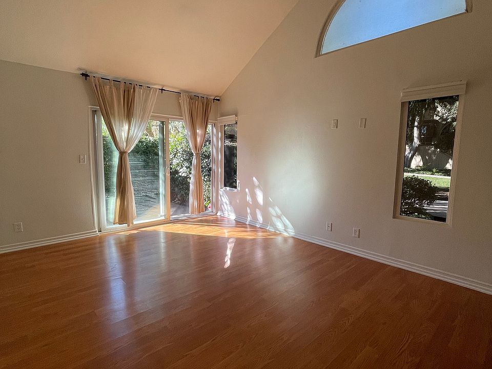 1st image of 22330 Victory Blvd APT 202
