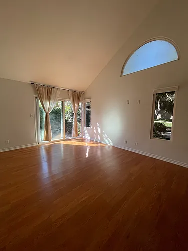 22330 Victory Blvd #202 Photo 1