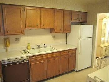 4th image of 5005 Enfield Ave APT 105
