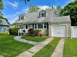 171 N Elm St, Massapequa, NY 11758