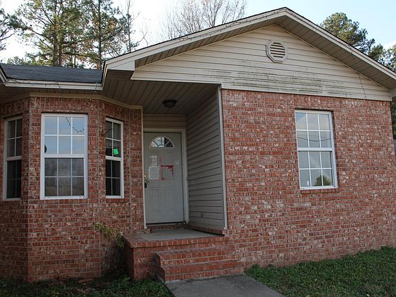3rd image of 1006 E Gum St