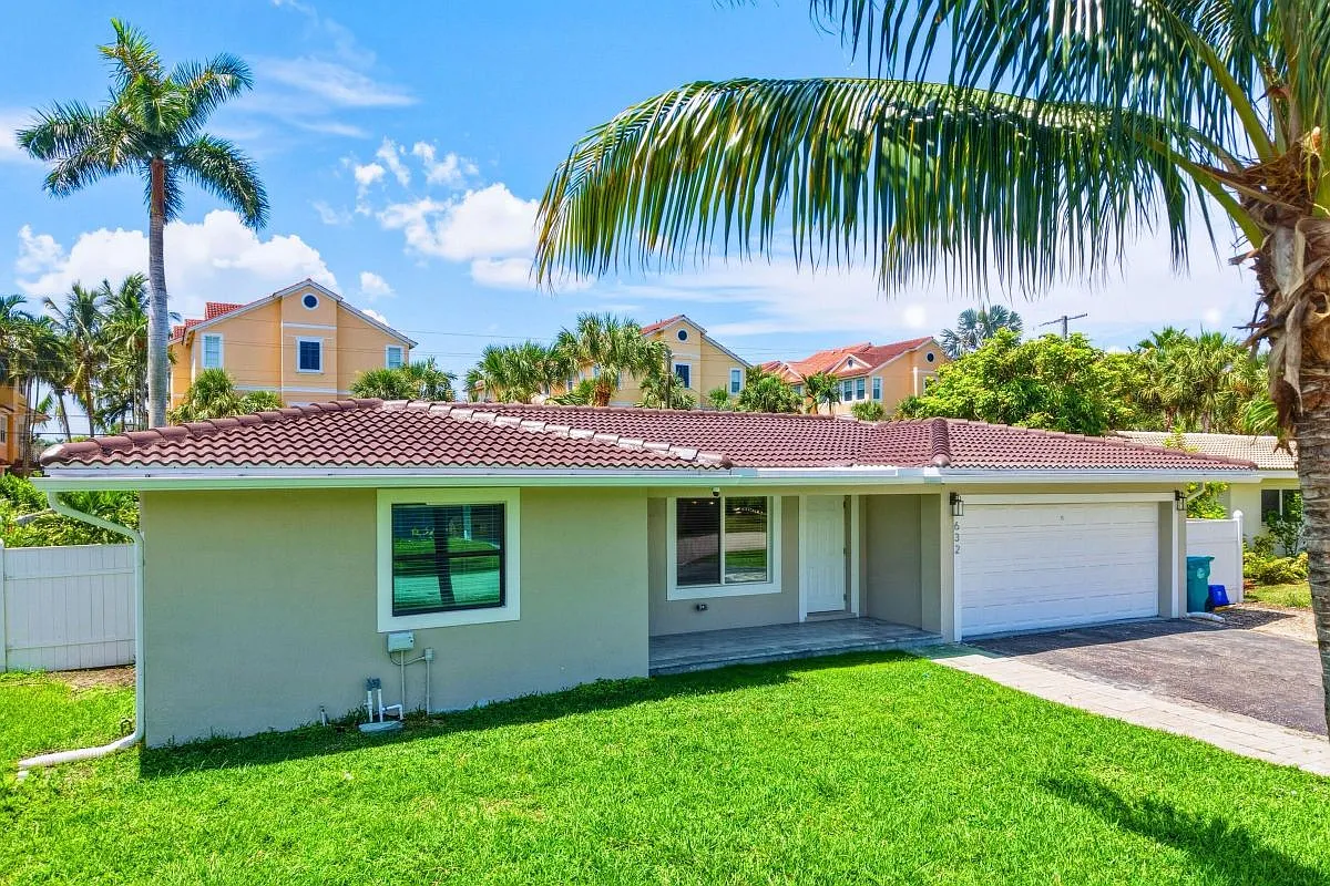 4 bed, 2.0 bath, 1973 sqft, $4,500 — Photo 4