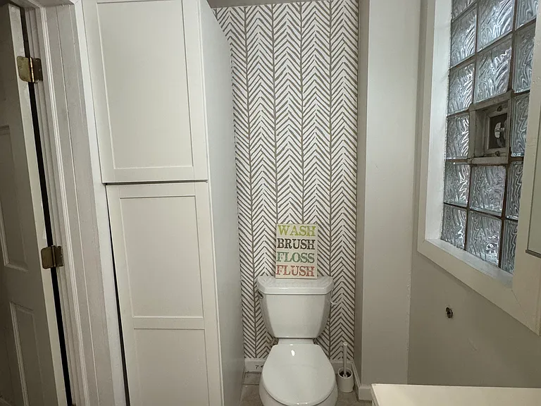 2642 W Superior St #1 — Photo 5