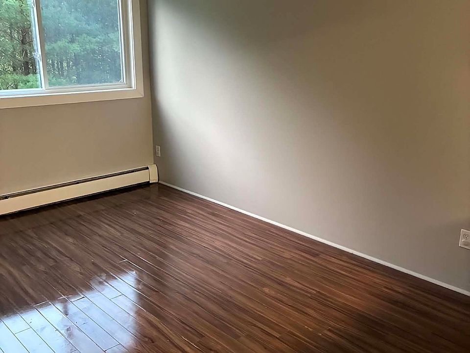 1st image of 190 Oakdene Ave #211