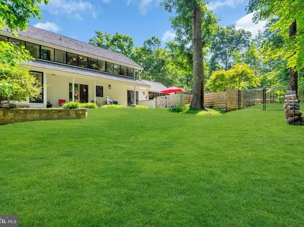 2 Puritan Ct, Princeton, NJ 08540