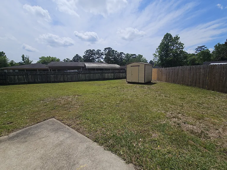 5727 Lexington Dr — Photo 45