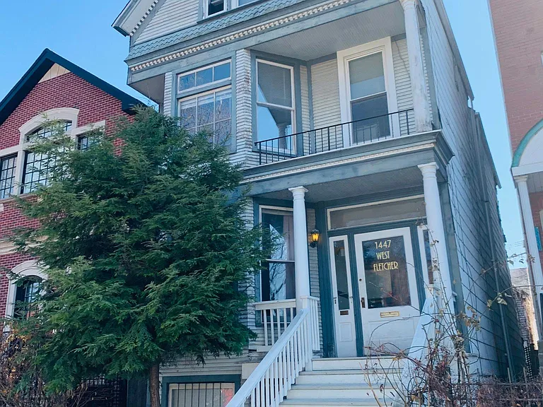 1447 W Fletcher St #2F — Photo 1