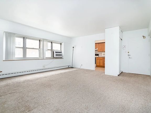 3rd image of 4950 N Marine Dr
