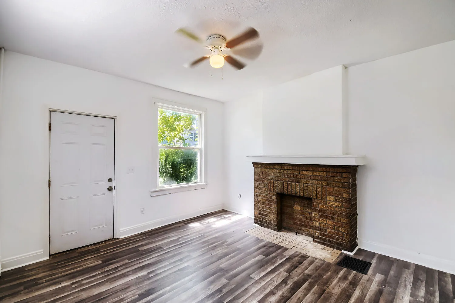3 bed, 1125 sqft, $1,500 — Photo 3