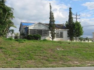220 Lake Osborne Dr, Lake Worth, FL 33461