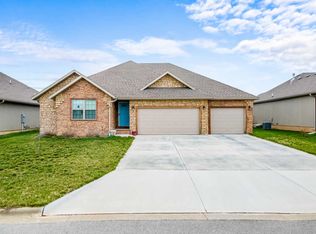 700 N Rockingham Ave, Nixa, MO 65714