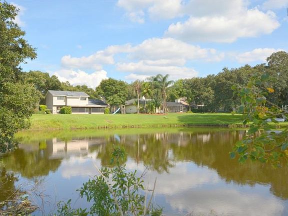 3rd image of 1514 Creekbend Dr