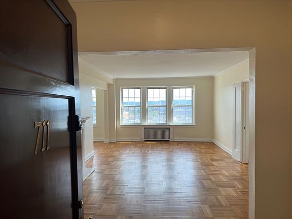 2nd image of 3955 Bigelow Blvd #711