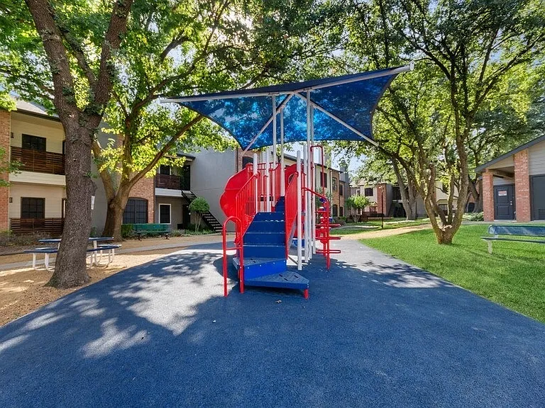 Dallas North Park — Photo 23