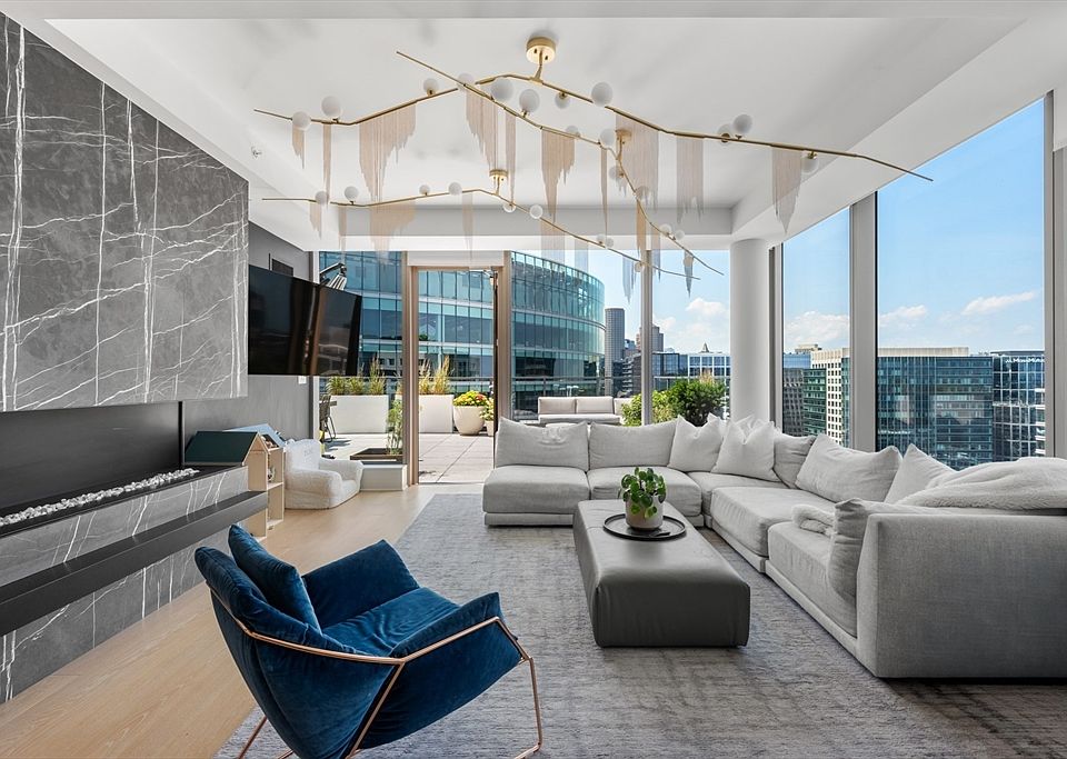 1st image of 133 Seaport Blvd #2202