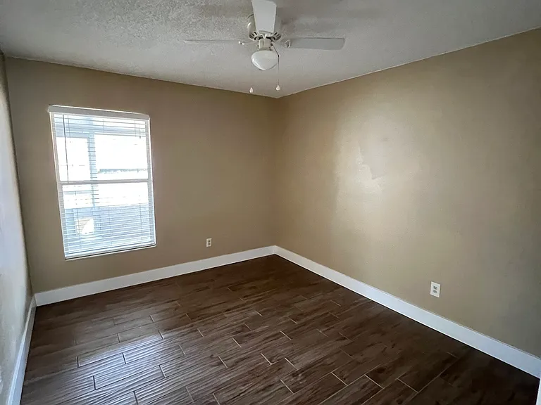 1330 Ravida Woods Dr — Photo 10