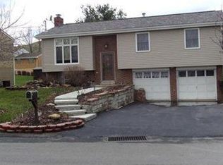 210 Vista Dr, Apollo, PA 15613