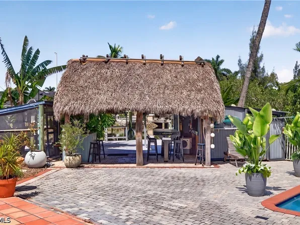 18310 Pioneer Rd, Fort Myers, FL 33908
