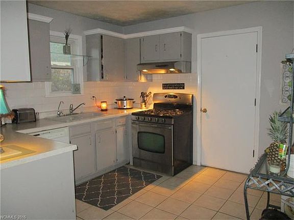 5th image of 702 Knollwood Dr